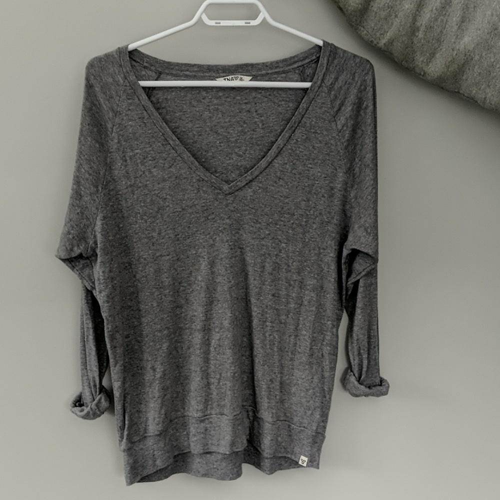 Aritzia 3/4 Length Top - Picture 2 of 3
